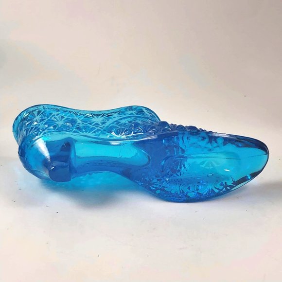 Vintage Victorian Style Fenton Daisy and Button Blue Glass Shoe - Picture 4 of 9